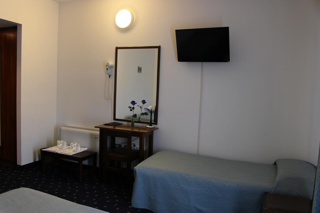 Hotel Pinolo Γκούμπιο Εξωτερικό φωτογραφία