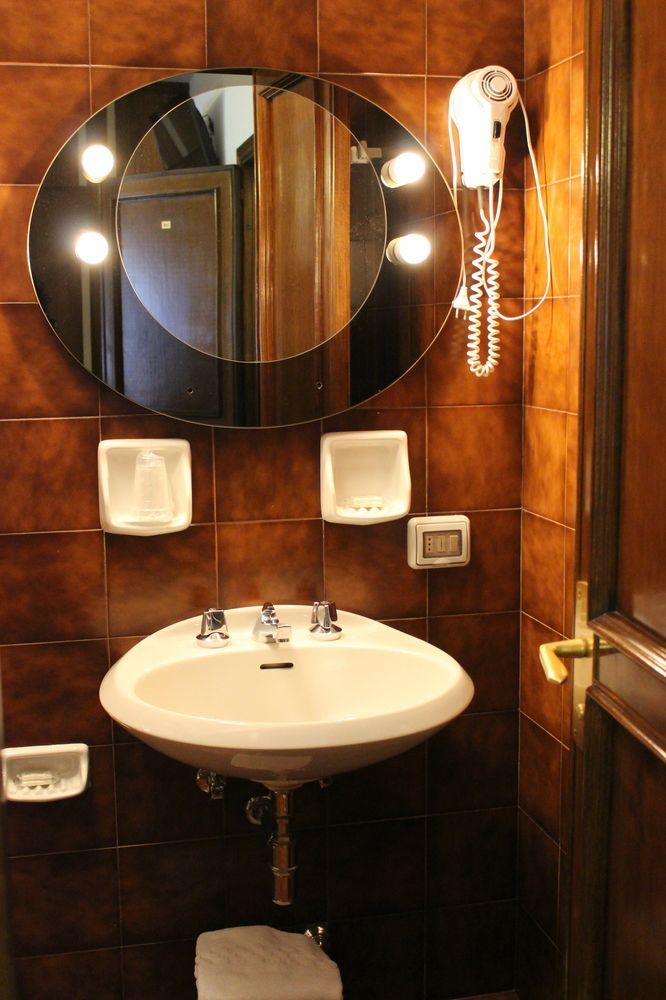 Hotel Pinolo Γκούμπιο Εξωτερικό φωτογραφία