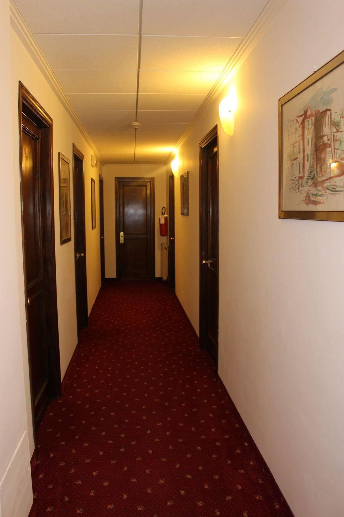 Hotel Pinolo Γκούμπιο Εξωτερικό φωτογραφία